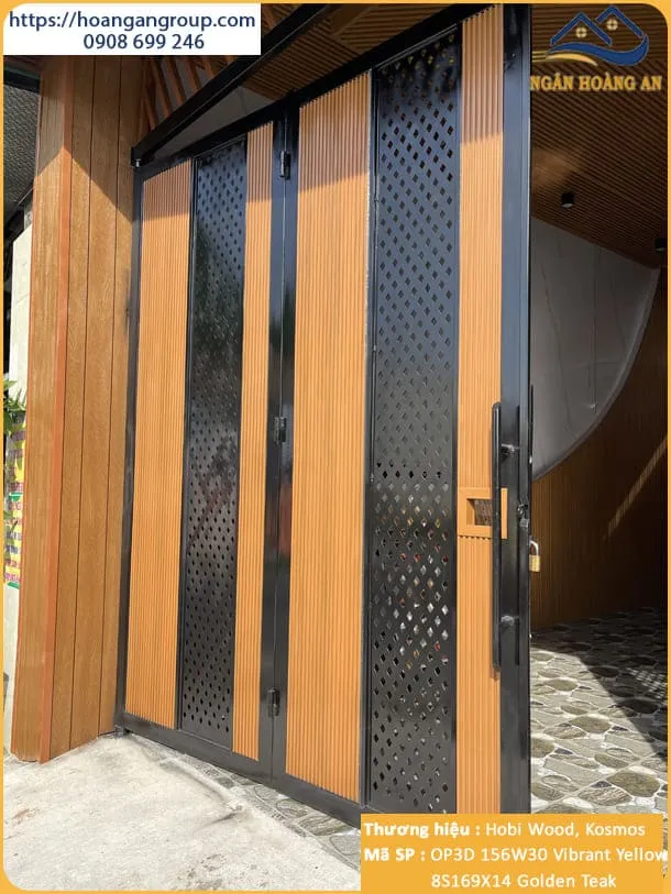 Cổng Lam 8 Sóng Gỗ Nhựa Ngoài Trời Phủ ASA Kosmos Tại Long Thành Đồng Nai