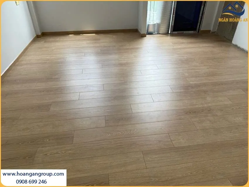 Lót Sàn Gỗ Công Nghiệp CamSan Cho Nhà Ở Điểm Nhấn Cho Không Gian
