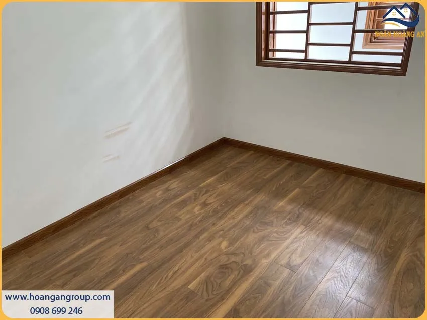 Căn Hộ Thi Công Bằng Sàn Gỗ Công Nghiệp Bền Bỉ, Không Bị Phai Màu Căn Hộ Thi Công Bằng Sàn Gỗ Công Nghiệp Bền Bỉ, Không Bị Phai Màu