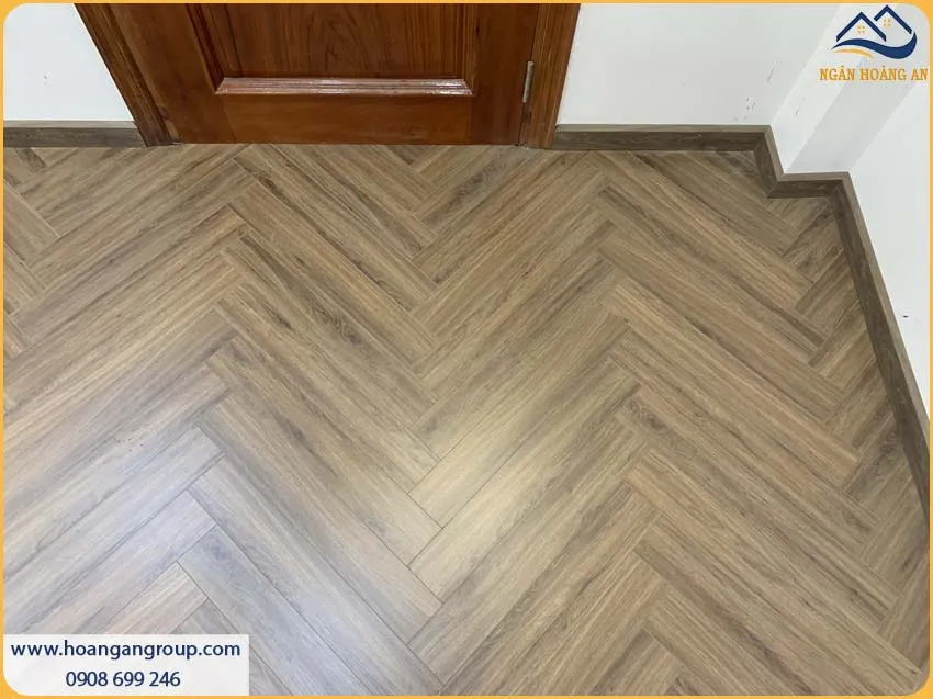 Thi Công Sàn Gỗ Xương Cá Charmwood Tạo Nên Sự Sang Trọng