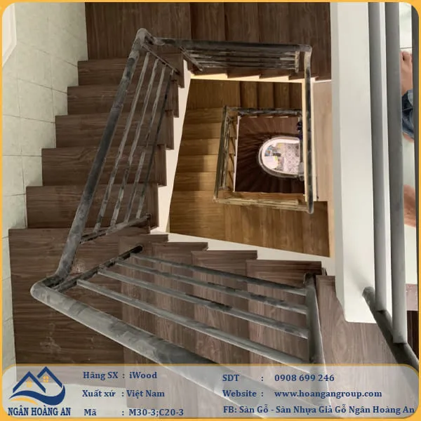 Cầu Thang Bằng Mặt Bậc Cầu Thang Nhựa Giả Gỗ iWood Tại Q10 TPHCM Cầu Thang Bằng Mặt Bậc Cầu Thang Nhựa Giả Gỗ iWood Tại Q10 TPHCM