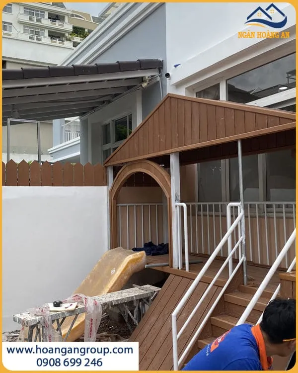 Công Trình Ốp Gỗ Nhựa Kosmos Light Wood Ngoài Trời Công Trình Ốp Gỗ Nhựa Kosmos Light Wood Ngoài Trời