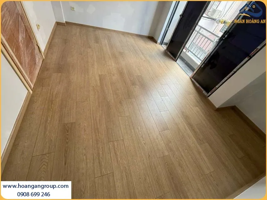 Sàn Gỗ Công Nghiệp CamSan Được Lắp Đặt Thời Thượng Cho Phòng Khách