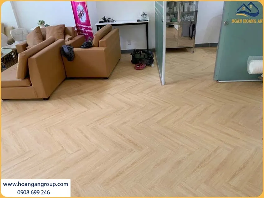Thi Công Sàn Nhựa Xương Cá THFLoor HR9009 Tạo Nên Sự Sang Trọng Thi Công Sàn Nhựa Xương Cá THFLoor HR9009 Tạo Nên Sự Sang Trọng