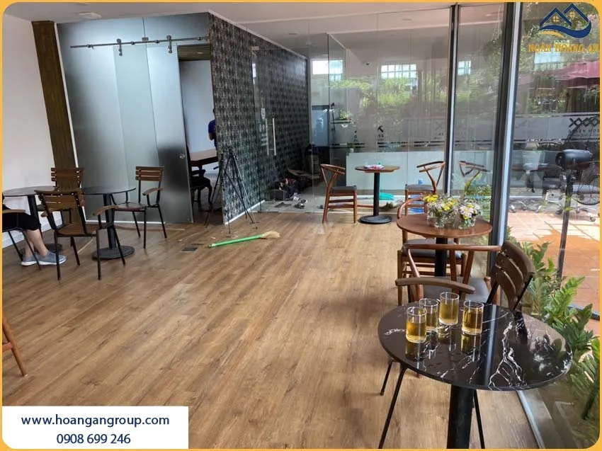 Lót Sàn Nhựa Giả Gỗ Cho Nhà Ở Điểm Nhấn Cho Không Gian