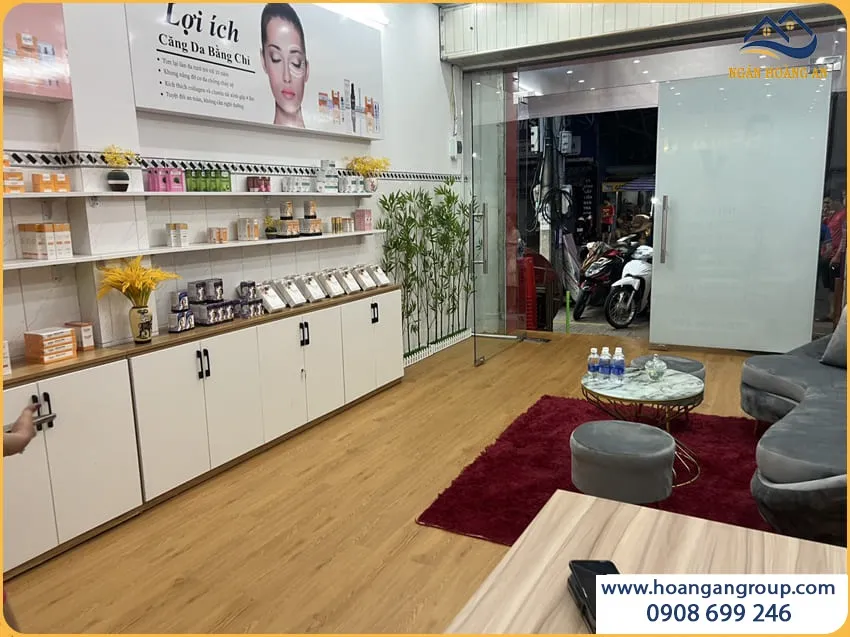 Cửa Hàng Spa Lót Sàn Nhựa Dán Keo Sang Trọng Cửa Hàng Spa Lót Sàn Nhựa Dán Keo Sang Trọng