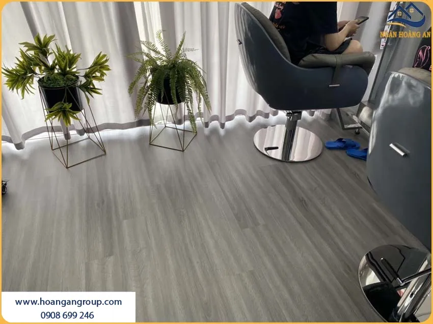 Thi Công Sàn Nhựa Giả Gỗ Tạo Nên Sự Sang Trọng