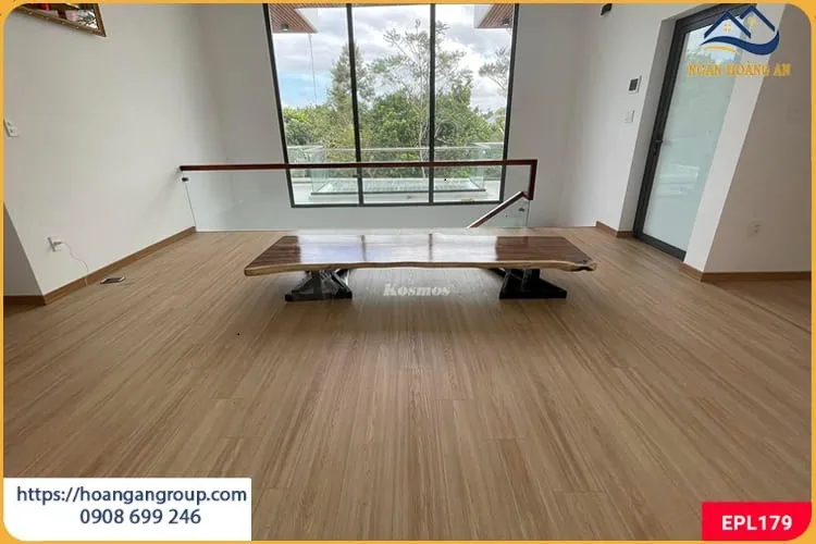 Lát Sàn Gỗ Công Nghiệp Chống Trơn Trượt Lát Sàn Gỗ Công Nghiệp Chống Trơn Trượt