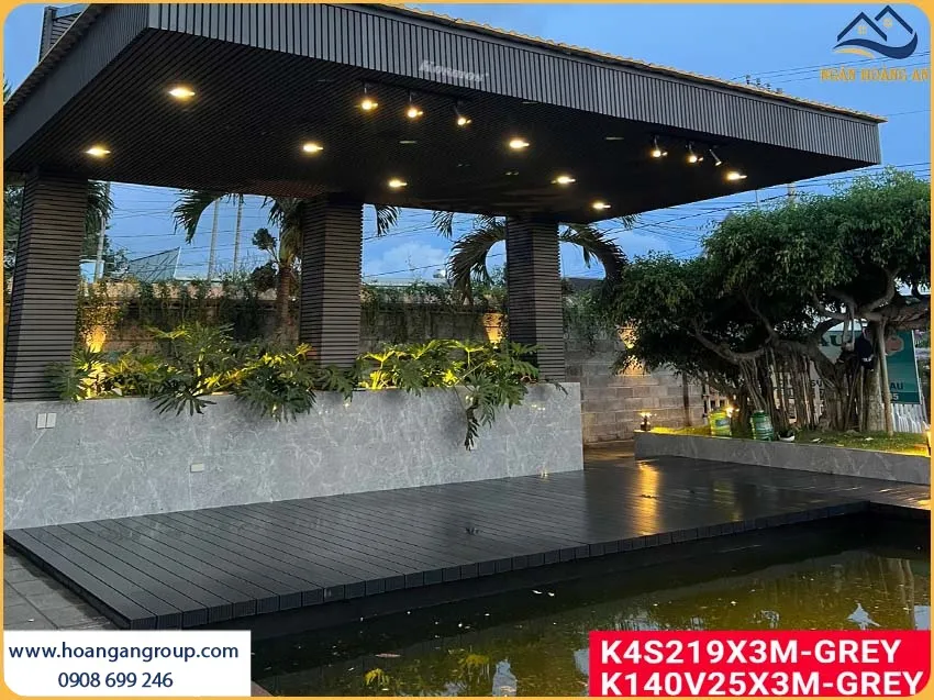 Sân Vườn Biệt Thự Sang Trọng Hơn Với Lót Sàn Gỗ Nhựa Ngoài Trời Sân Vườn Biệt Thự Sang Trọng Hơn Với Lót Sàn Gỗ Nhựa Ngoài Trời