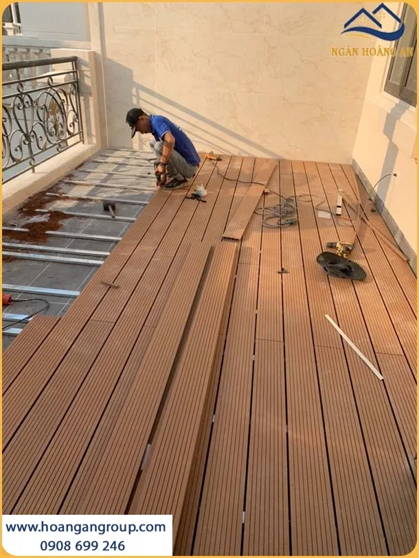 Thi Công Lót Sàn Gỗ Nhựa Ngoài Trời  Tạo Nên Sự Sang Trọng