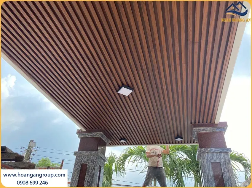 Ngân Hoàng An Đại Lý Thi Công Tấm Lam Sóng Nhựa Giả Gỗ Uy Tín TPHCM