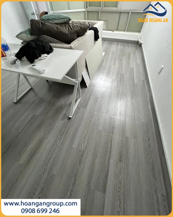 Đơn Vị Thi Công Sàn Nhựa Dán Keo Nhanh Gọn Sạch Sẽ