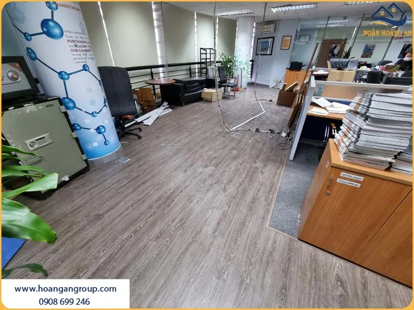 Thi Công Sàn Nhựa Vân Gỗ Chống Ẩm Và Chống Thấm Và Cách Âm
