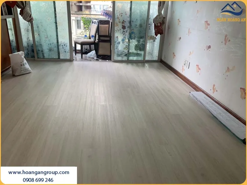 Thi Công Sàn Nhựa Chống Trầy Xước, Chống Mài Mòn Khá Tốt