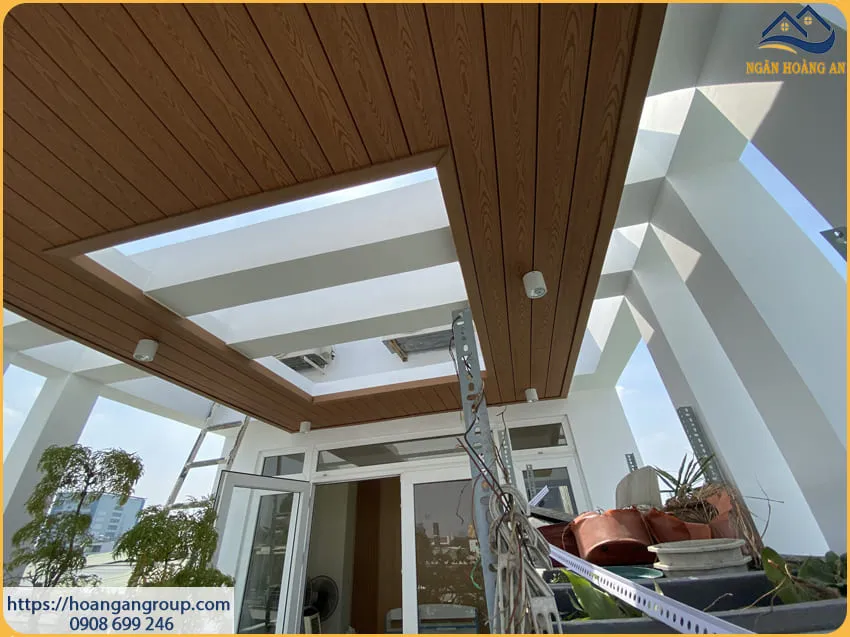 Giá Thi Công Ốp Trần Gỗ Nhựa Ngoài Trời Tại Gò Vấp TPHCM