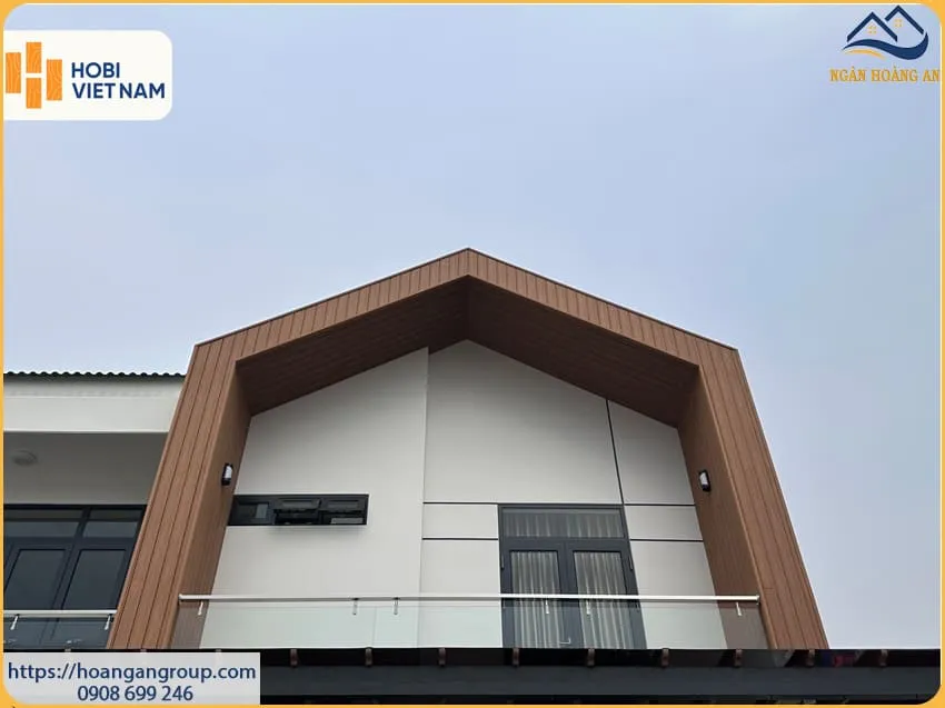 Giá Thi Công Ốp Trần Gỗ Nhựa Ngoài Trời Mới Nhất Tại Quận 9 TPHCM Giá Thi Công Ốp Trần Gỗ Nhựa Ngoài Trời Mới Nhất Tại Quận 9 TPHCM