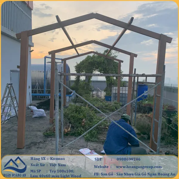 Thi Công Giàn Hoa Gỗ Nhựa Ngoài Trời Kosmos Tại Quận Tân Phú TPHCM