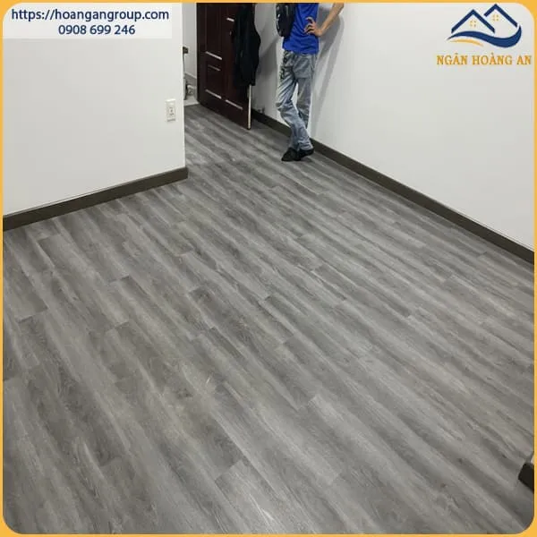 Hình Ảnh Len Chân Tường Nhựa Giả Gỗ Tại Dĩ An Bình Dương