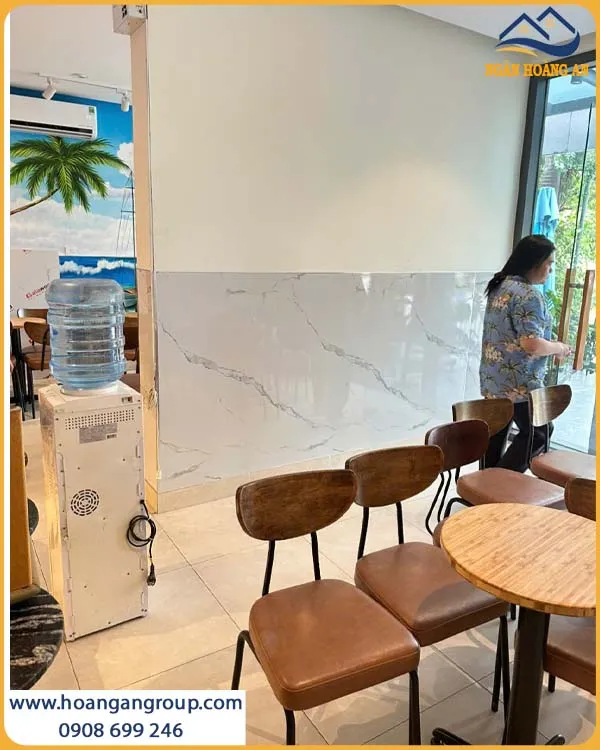 Góc Tường Đẹp Mắt Với Ốp Lamri PVC Giả Đá Chi Phí Hợp Lý