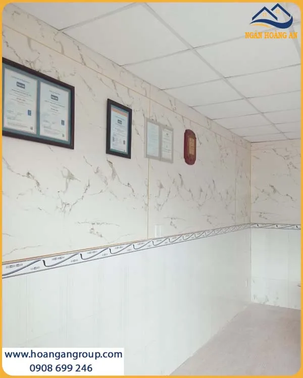 Mẫu Ốp Tường Công Ty Bằng PVC Giả Đá Hiện Đại