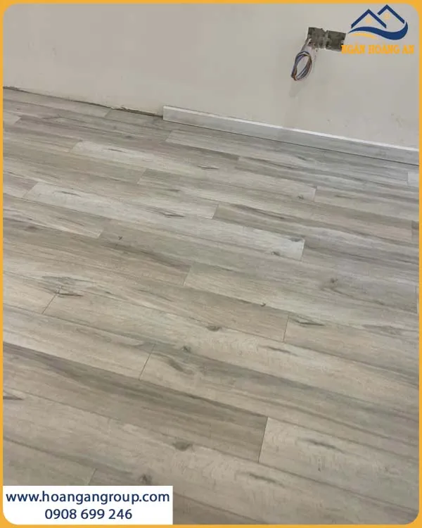 Thi Công Sàn Gỗ Công Nghiệp Charmwood E862 Cho Căn Hộ Cao Cấp Thi Công Sàn Gỗ Công Nghiệp Charmwood E862 Cho Căn Hộ Cao Cấp