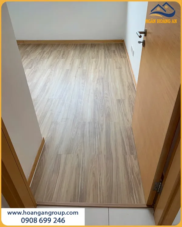Hoàn Thiện Căn Hộ Với Sàn Nhựa Dán Keo Hiện Đại