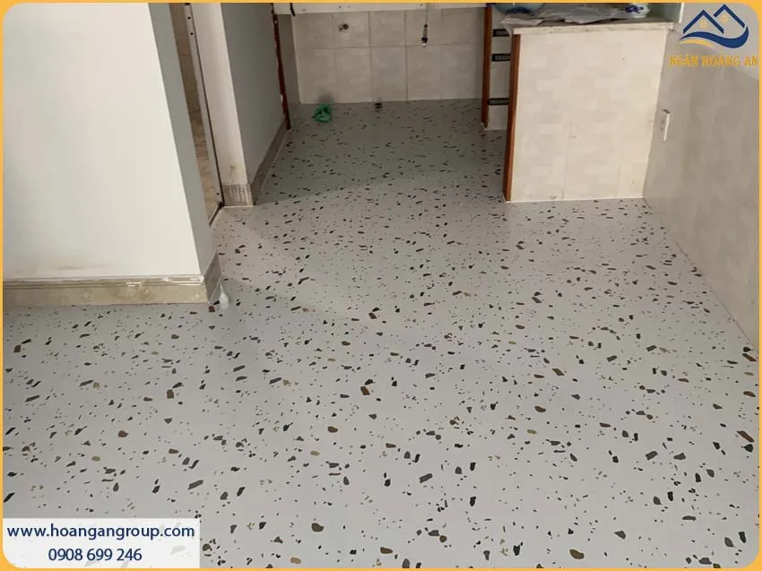 Cải Tạo Phòng Bếp Cũ Với Sàn Nhựa Dán Keo Giả Đá Tiện Lợi Cải Tạo Phòng Bếp Cũ Với Sàn Nhựa Dán Keo Giả Đá Tiện Lợi