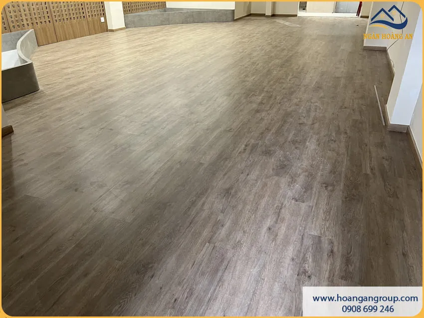 Hoàn Thiện Nhà Ở Với Sàn Nhựa Charm Wood SPC04