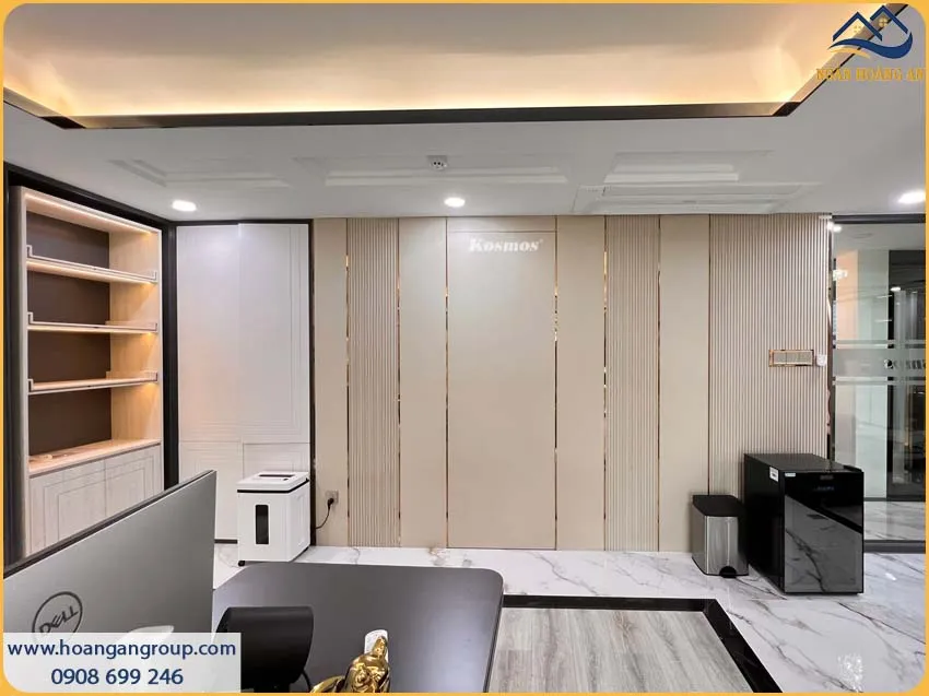 Không Gian Công Ty Hiện Đại Với Tấm Ốp Than Tre