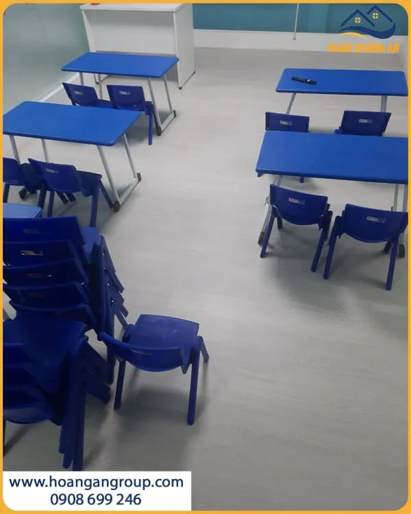 Không Gian Học Tập Hiện Đại Với Sàn Nhựa Hèm Khoá