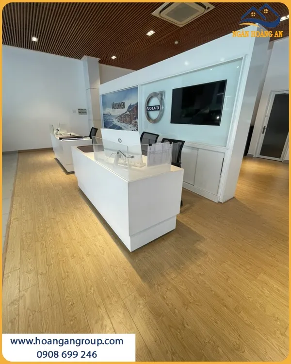 Sàn Gỗ Công Nghiệp Giả Gỗ Tự Nhiên Cho Showroom