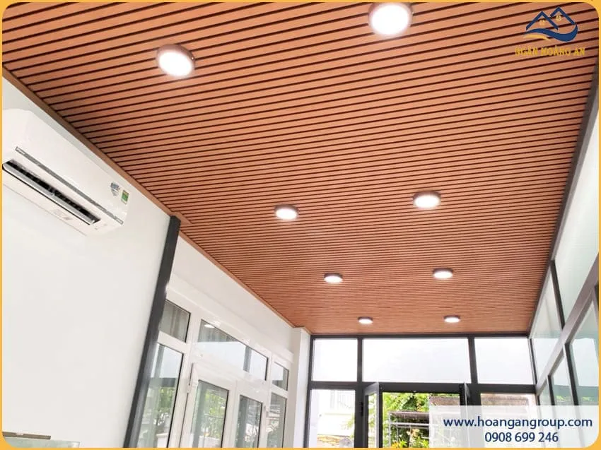 Lam Sóng Ngoài Trời Màu Light Wood Ốp Trần Nhà Ở Lam Sóng Ngoài Trời Màu Light Wood Ốp Trần Nhà Ở