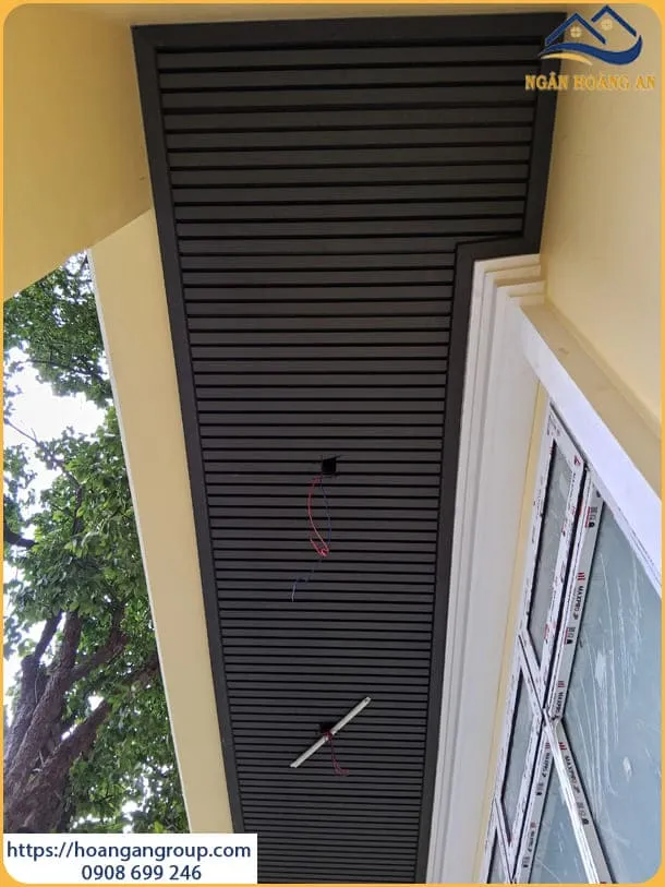 Lắp Đặt Ốp Trần Bằng Lam Sóng Gỗ Nhựa Tại Quận 3 TPHCM Lắp Đặt Ốp Trần Bằng Lam Sóng Gỗ Nhựa Tại Quận 3 TPHCM