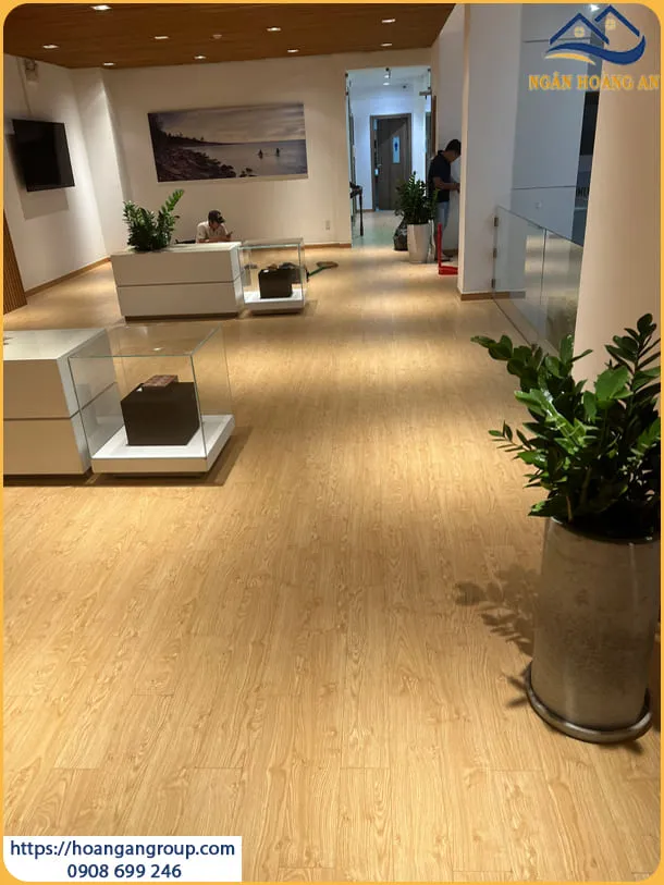 Lắp Đặt Sàn Gỗ Công Nghiệp Giá Rẻ Cho Showroom Tại Nhơn Trạch Đồng Nai Lắp Đặt Sàn Gỗ Công Nghiệp Giá Rẻ Cho Showroom Tại Nhơn Trạch Đồng Nai