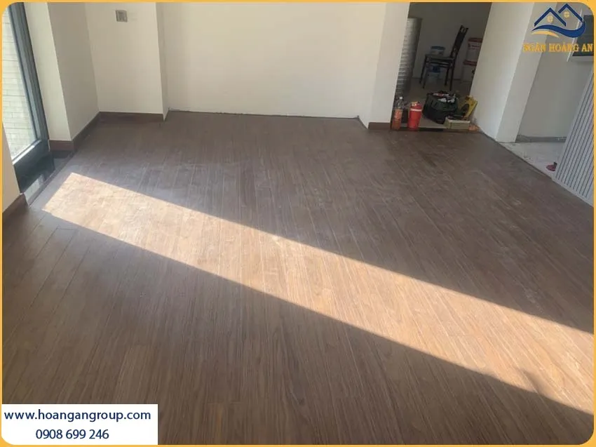 Sàn Gỗ Công Nghiệp Robina Được Lắp Đặt Thời Thượng Cho Phòng Khách