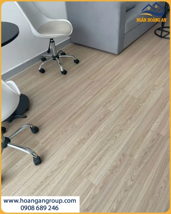 Lắp Đặt Sàn Gỗ Wilson W445 Cho Không Gian Văn Phòng