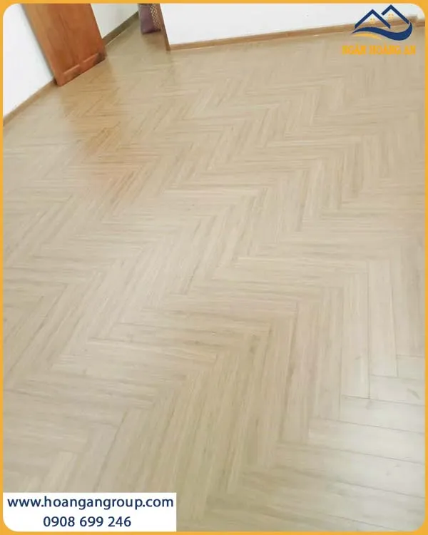 Thi Công Sàn Gỗ Xương Cá Charmwood Không Bị Công Vênh Hay Co Ngót