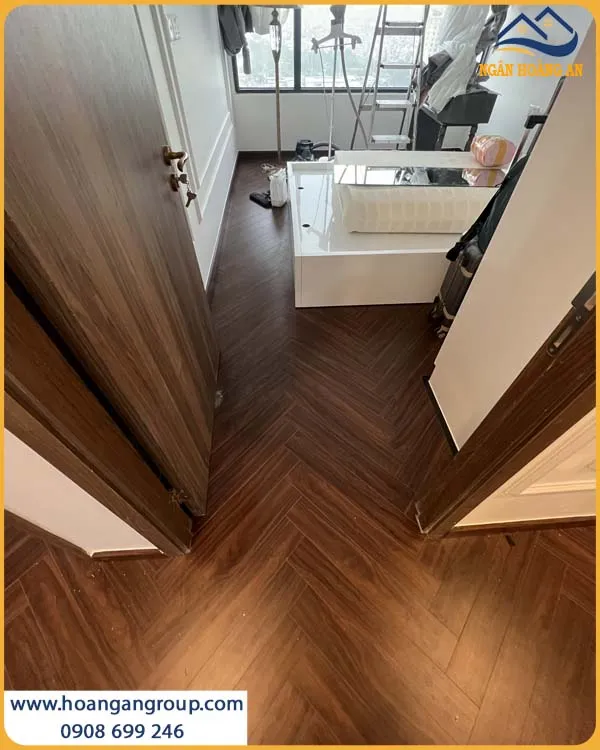 Thi Công Sàn Gỗ Xương Cá Charmwood Chống Mối Mọt Cho Phòng Ngủ Thi Công Sàn Gỗ Xương Cá Charmwood Chống Mối Mọt Cho Phòng Ngủ