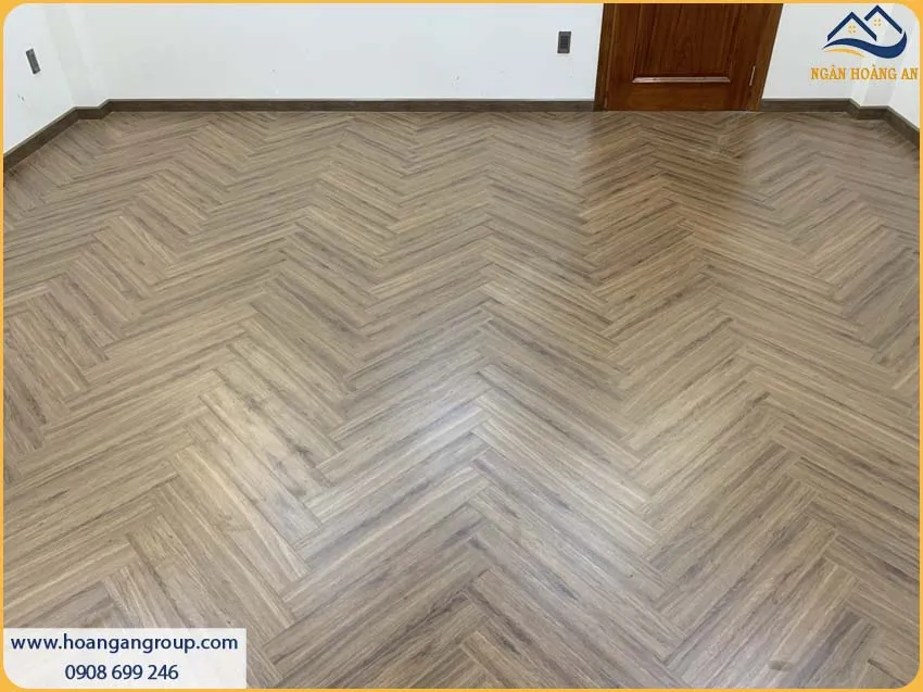 Sàn Gỗ Xương Cá Charmwood Vân Gỗ Sắc Nét Sang Trọng Cho Nhà Ở