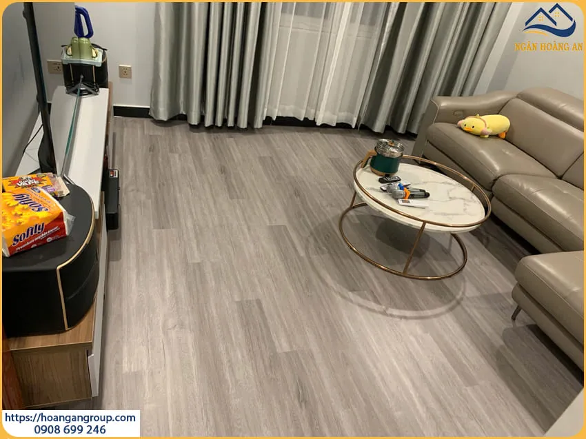 Lắp Đặt Sàn Nhựa Giả Gỗ Cho Phòng Khách Tại Quận 11 TPHCM
