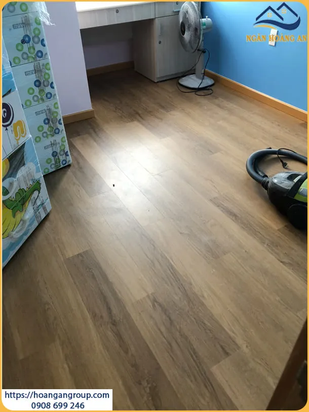 Lắp Đặt Sàn Nhựa Giả Gỗ Cho Phòng Ngủ Tại Long Thành Đồng Nai Lắp Đặt Sàn Nhựa Giả Gỗ Cho Phòng Ngủ Tại Long Thành Đồng Nai