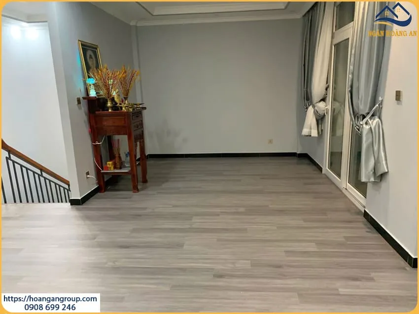 Lăp Đặt Sàn Nhựa Giả Gỗ Cho Phòng Thờ Tại Nhơn Trạch Đồng Nai