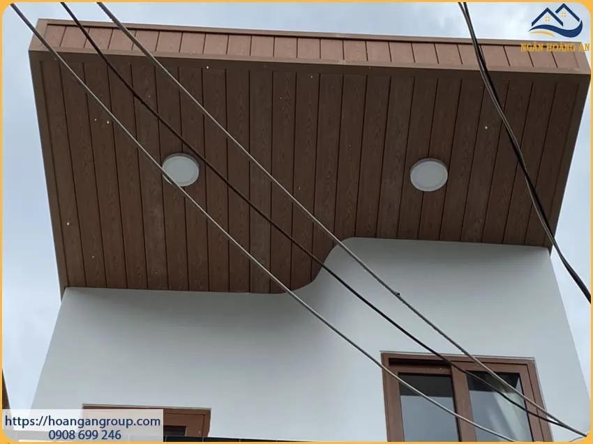 Lắp Đặt Tấm Ốp Gỗ Nhựa Ngoài Trời Cho Mái Hiên Nhà Phố Tại Biên Hòa Đồng Nai