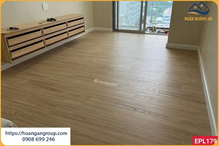 Lát Nền Sàn Gỗ Công Nghiệp Cho Phòng Ngủ Ấm Cúng