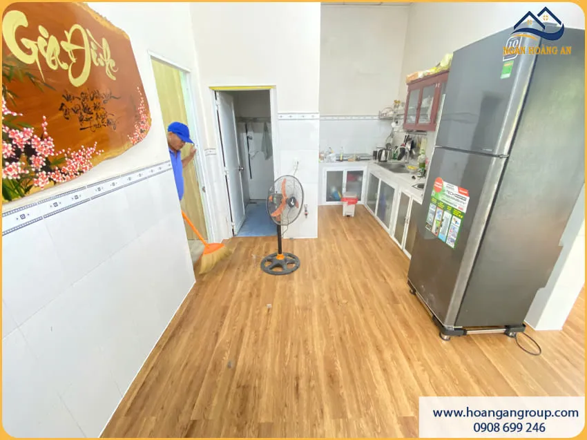 Lát Sàn Nhựa Dán Keo Cho Nhà Ở Sạch Đẹp Gọn Gàng Lát Sàn Nhựa Dán Keo Cho Nhà Ở Sạch Đẹp Gọn Gàng