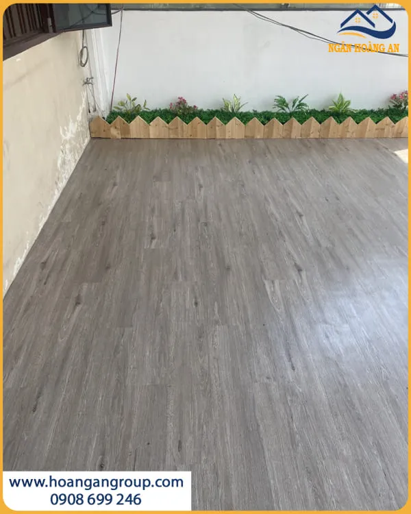 Lát Sàn Nhựa Dán Keo Cho Nhà Ở Sạch Đẹp Lát Sàn Nhựa Dán Keo Cho Nhà Ở Sạch Đẹp