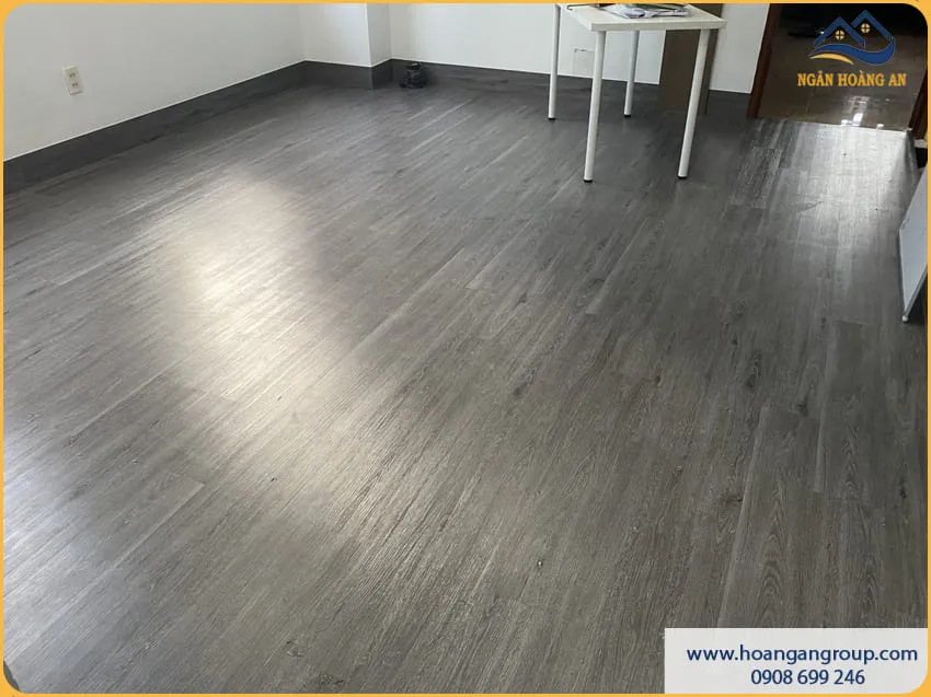Lát Sàn Nhựa Dán Keo Nâng Tầm Thẩm Mỹ