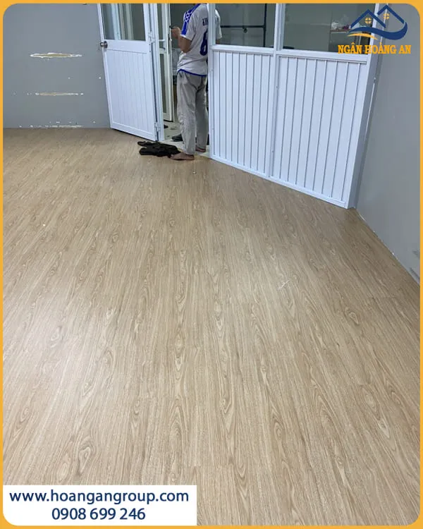 Lát Sàn Nhựa Dán Keo Nâng Tầm Thẩm Mỹ