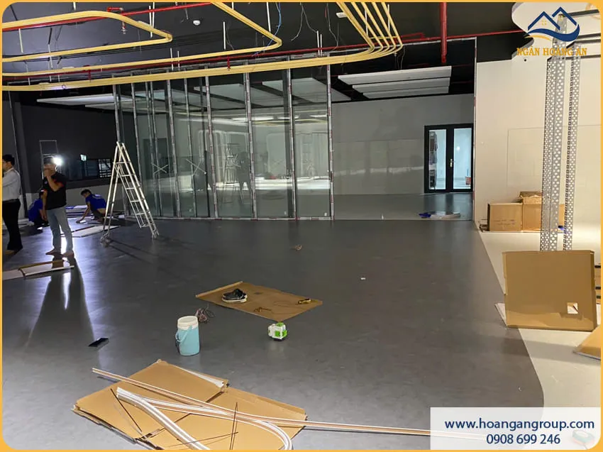 Lát Sàn Nhựa Dán Keo Tăng Thẩm Mỹ Không Gian Văn Phòng