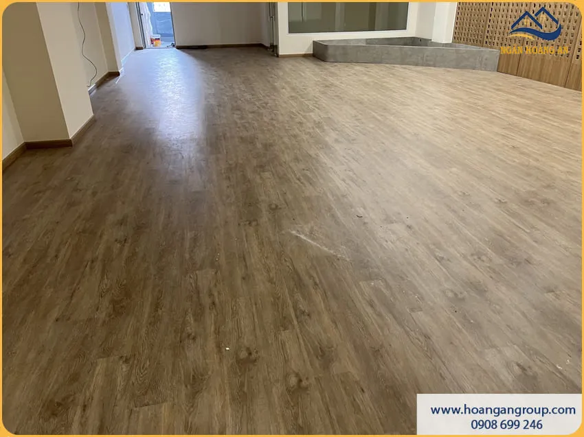 Lát Sàn Nhựa Hèm Khoá Charm Wood SPC04 Cho Nhà Ở